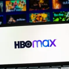 Ile ekranów może używać HBO? Odkryj limity i różnice w usługach